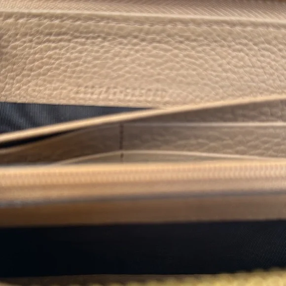 Gucci Zip Leather Wallet - Picture 9 of 9
